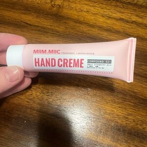 MIIM.MIIK 52 Sweet Strawberry Milk Hand Creme